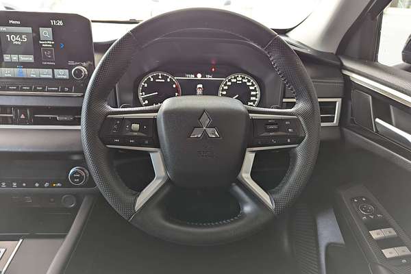 2022 Mitsubishi Outlander LS ZM