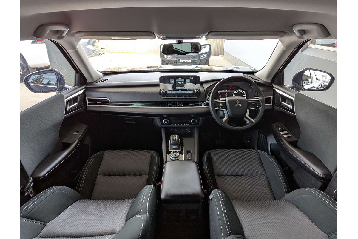 2022 Mitsubishi Outlander LS ZM
