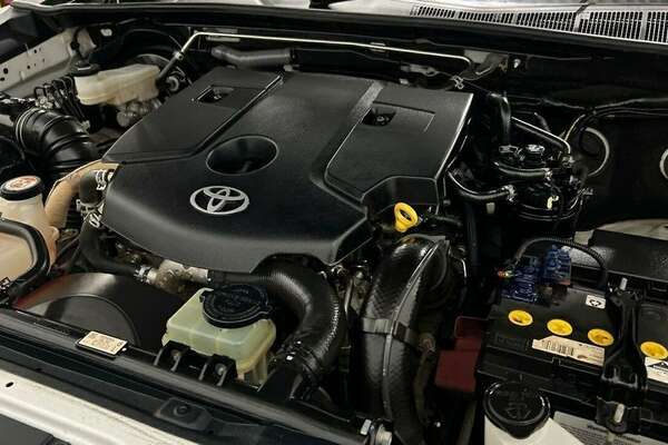 2016 Toyota Hilux SR Double Cab GUN126R