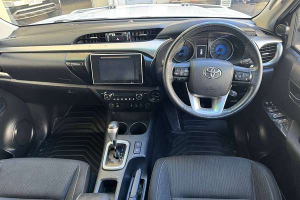 2019 Toyota HILUX SR5 DUAL CAB GUN126R