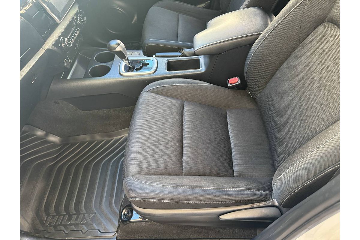 2019 Toyota HILUX SR5 DUAL CAB GUN126R