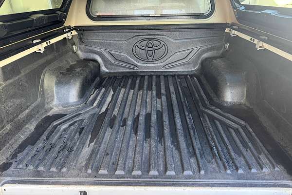 2019 Toyota HILUX SR5 DUAL CAB GUN126R