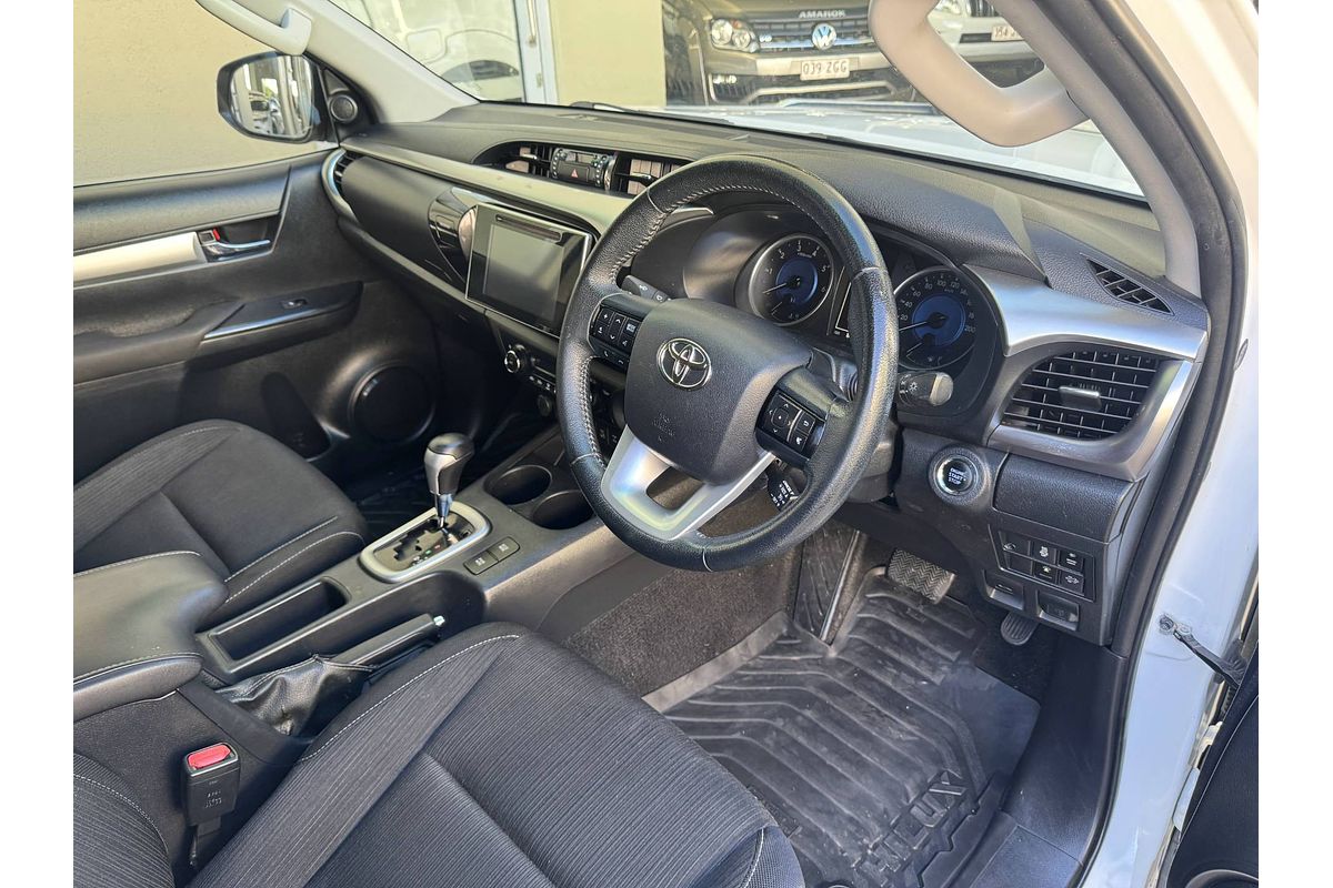 2019 Toyota HILUX SR5 DUAL CAB GUN126R