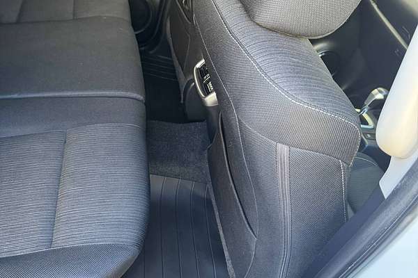 2019 Toyota HILUX SR5 DUAL CAB GUN126R