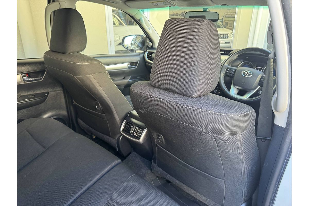 2019 Toyota HILUX SR5 DUAL CAB GUN126R