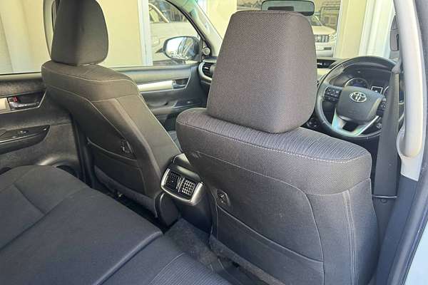 2019 Toyota HILUX SR5 DUAL CAB GUN126R