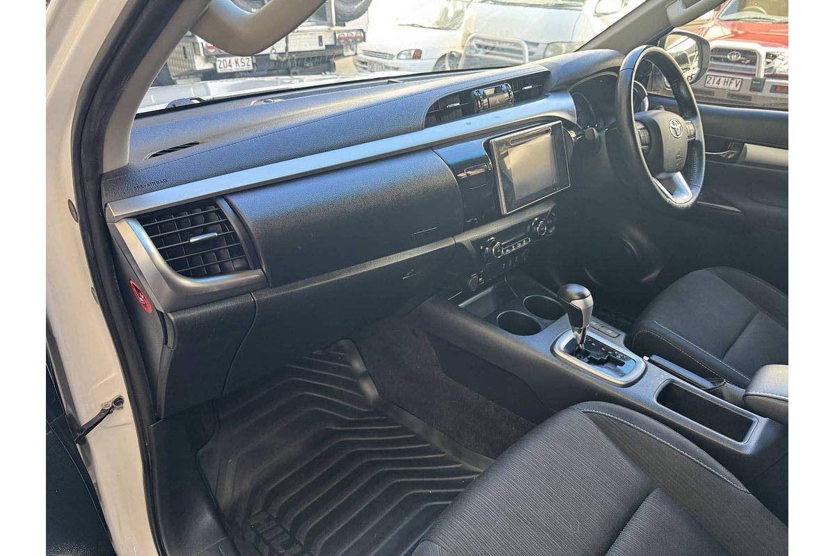 2019 Toyota HILUX SR5 DUAL CAB GUN126R