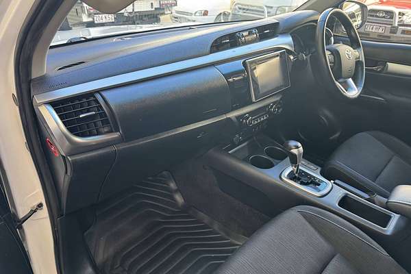 2019 Toyota HILUX SR5 DUAL CAB GUN126R