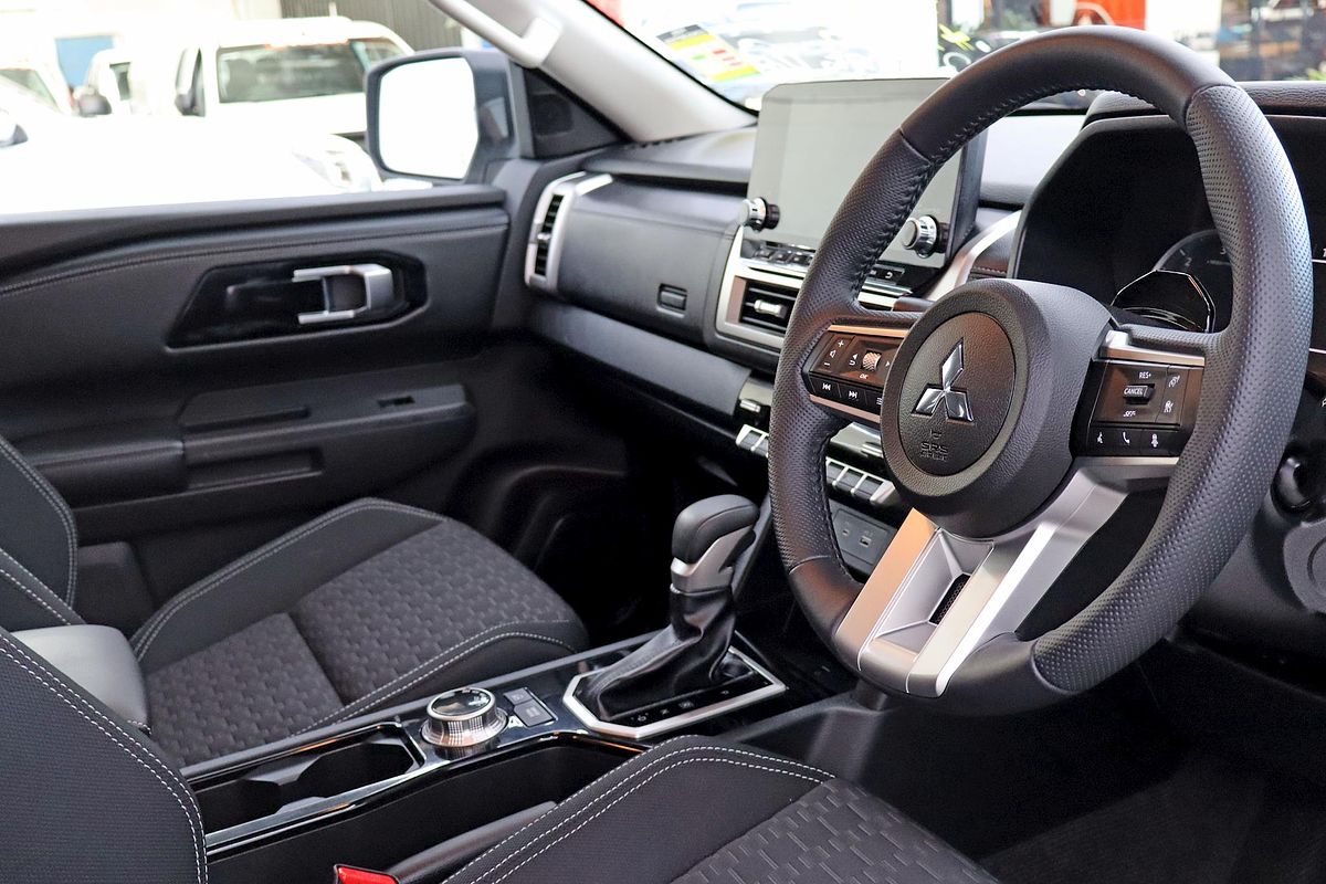 2024 Mitsubishi Triton GLS MV 4X4