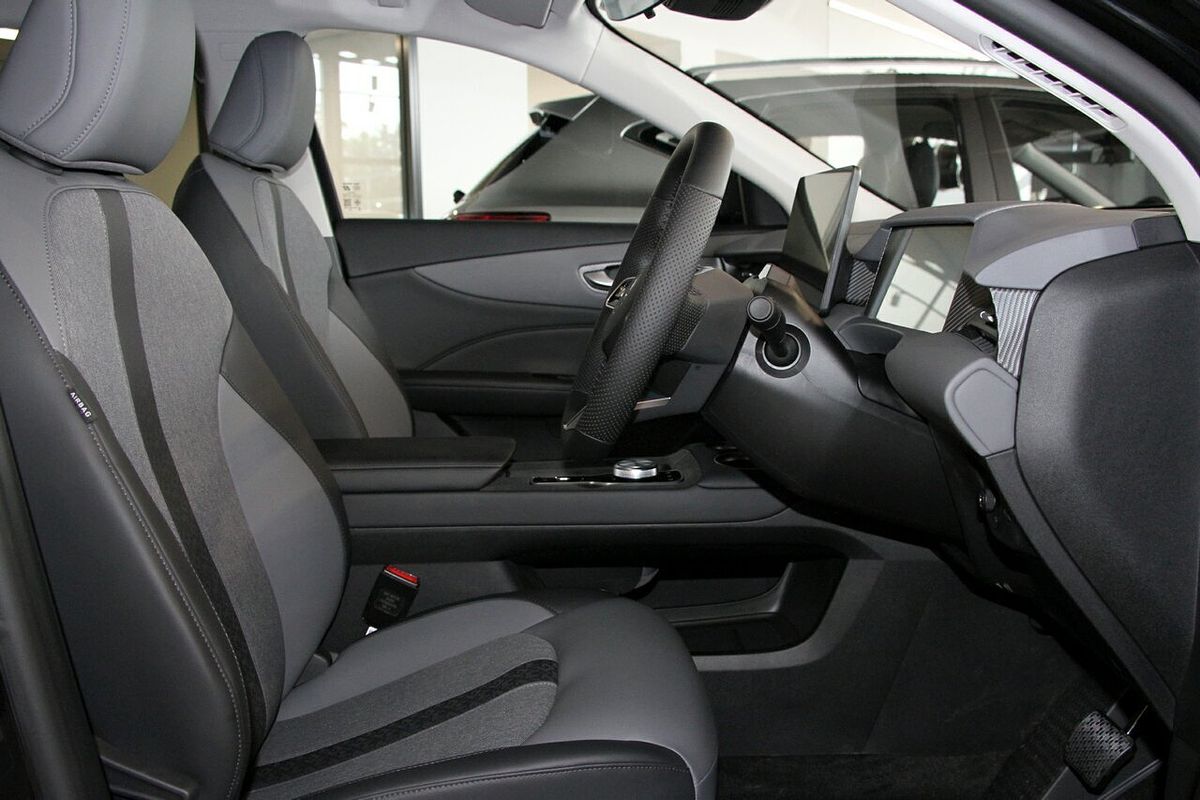 2025 MG MGS5 EV Essence 62 ZS3EM