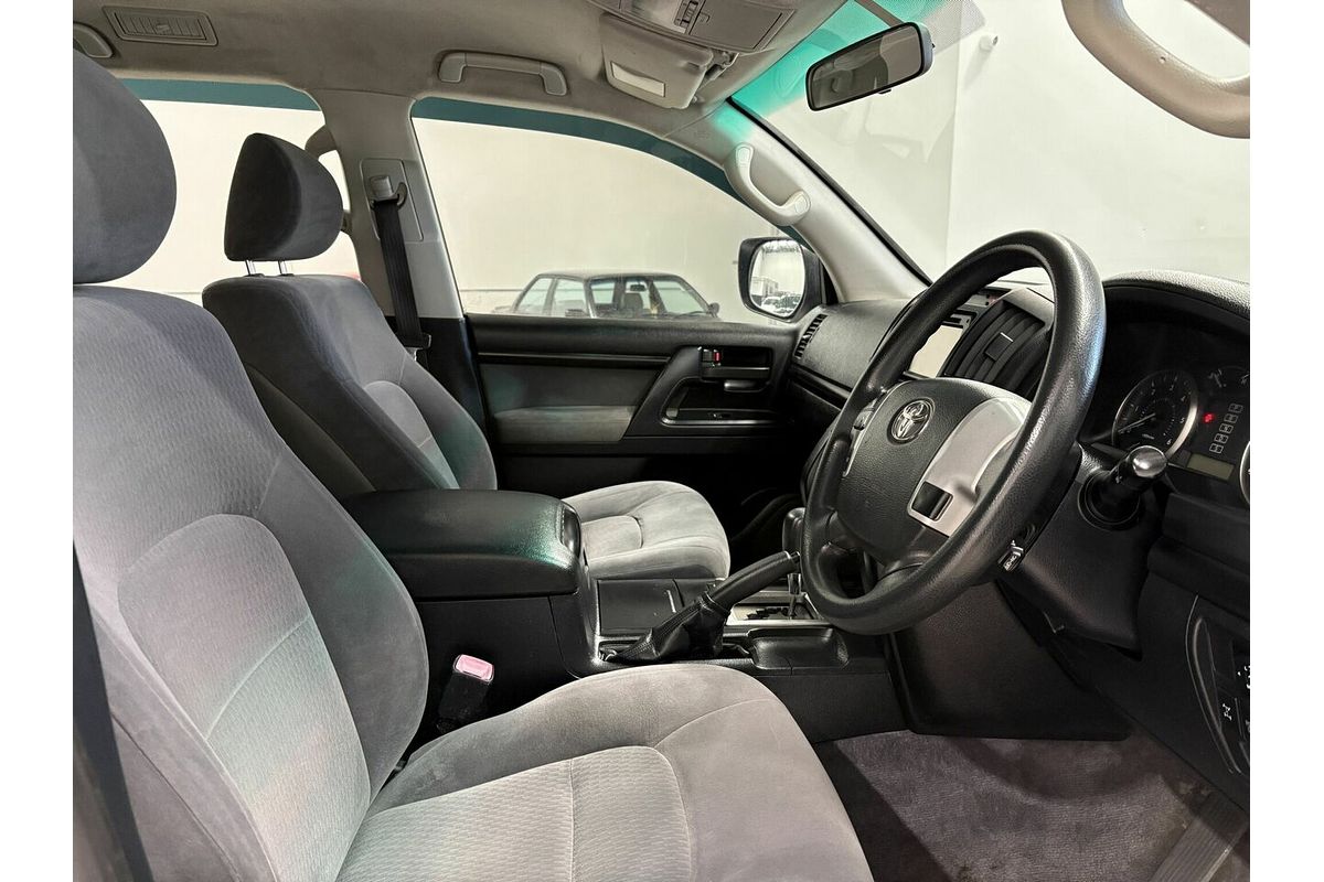 2012 Toyota Landcruiser GXL VDJ200R