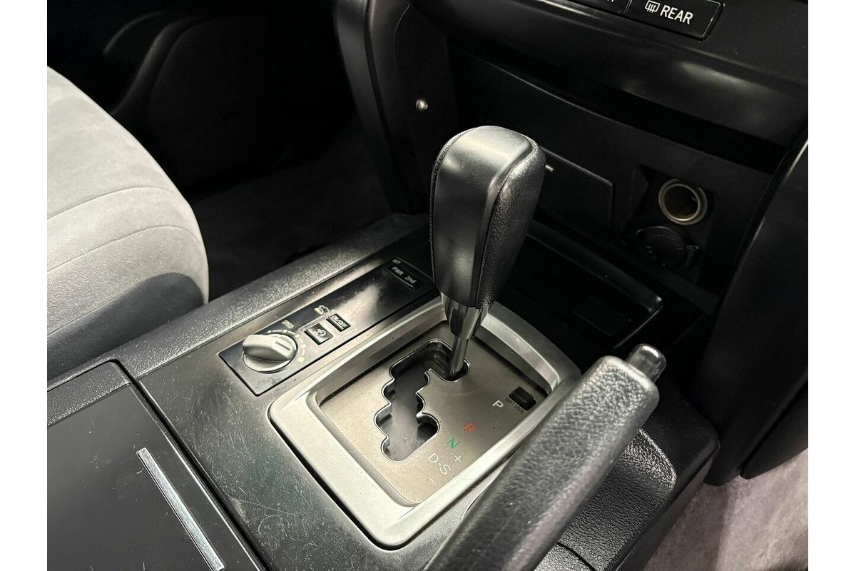 2012 Toyota Landcruiser GXL VDJ200R