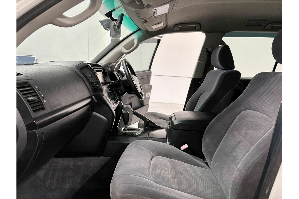 2012 Toyota Landcruiser GXL VDJ200R