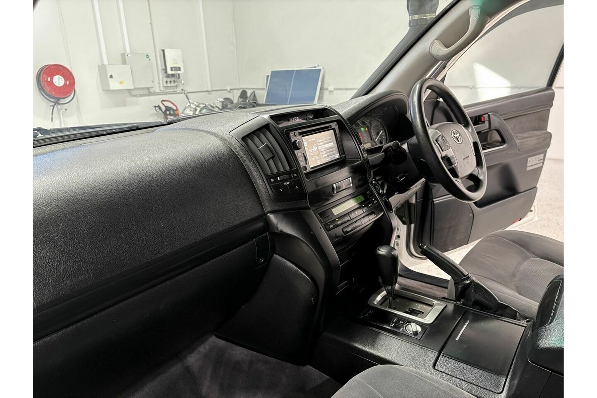 2012 Toyota Landcruiser GXL VDJ200R