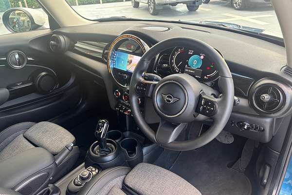 2022 MINI Hatch Cooper Classic F55 LCI-2