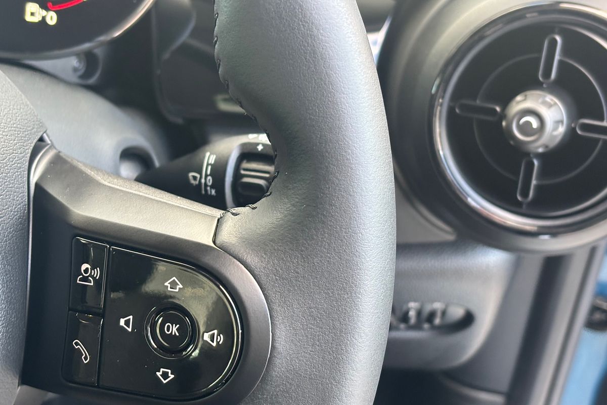 2022 MINI Hatch Cooper Classic F55 LCI-2