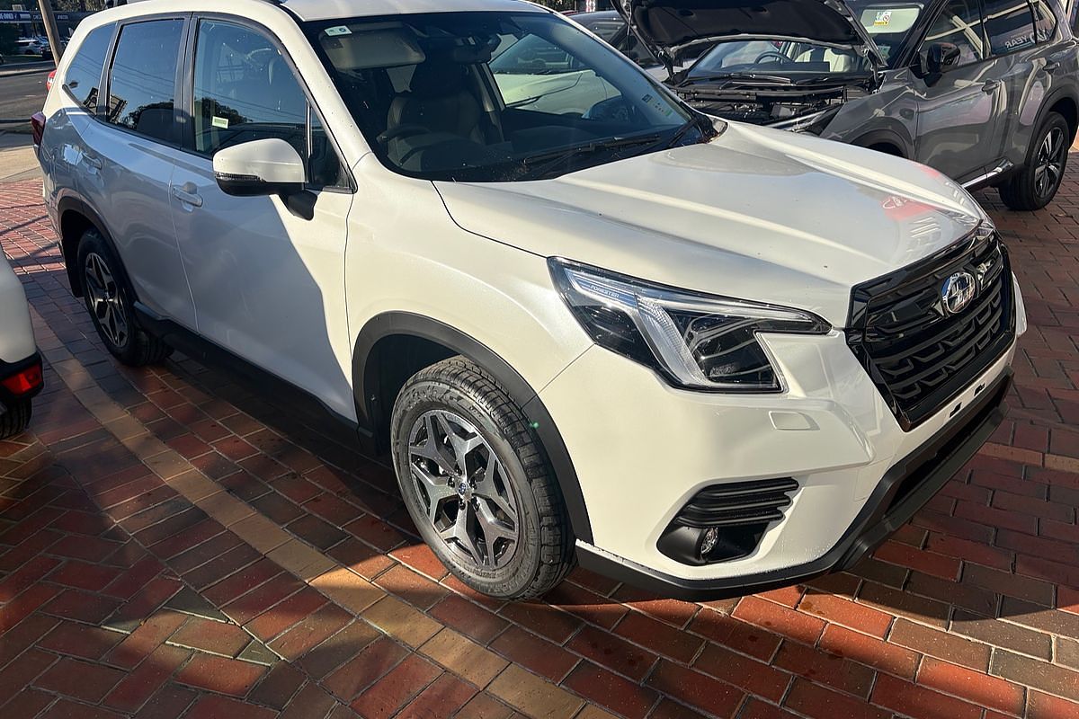 2025 Subaru Forester 2.5i Luxury Special Edition S5