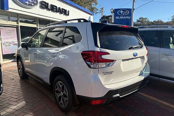 2025 Subaru Forester 2.5i Luxury Special Edition S5