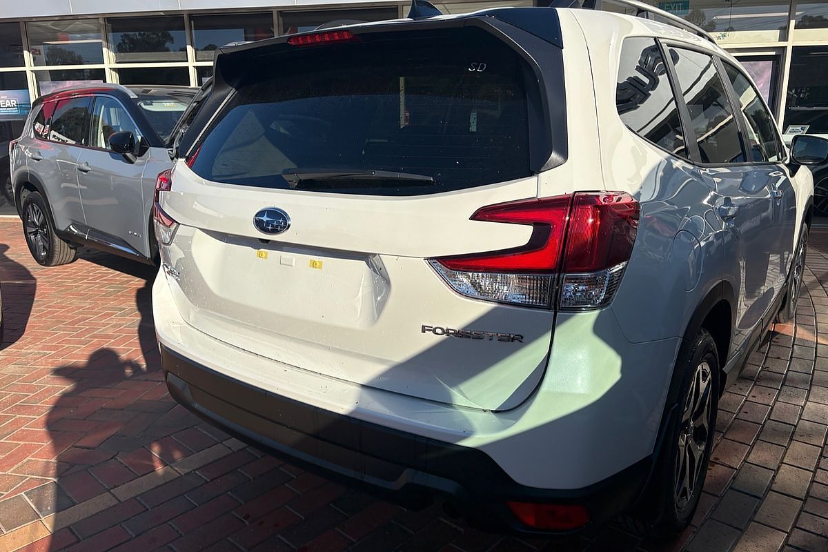 2025 Subaru Forester 2.5i Luxury Special Edition S5