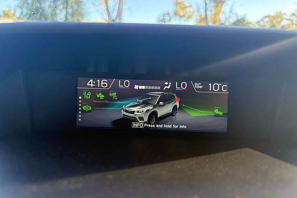 2025 Subaru Forester 2.5i Luxury Special Edition S5