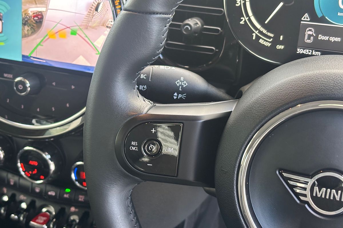 2022 MINI Hatch Cooper Classic F55 LCI-2