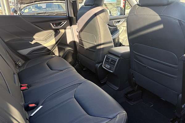 2025 Subaru Forester 2.5i Luxury Special Edition S5