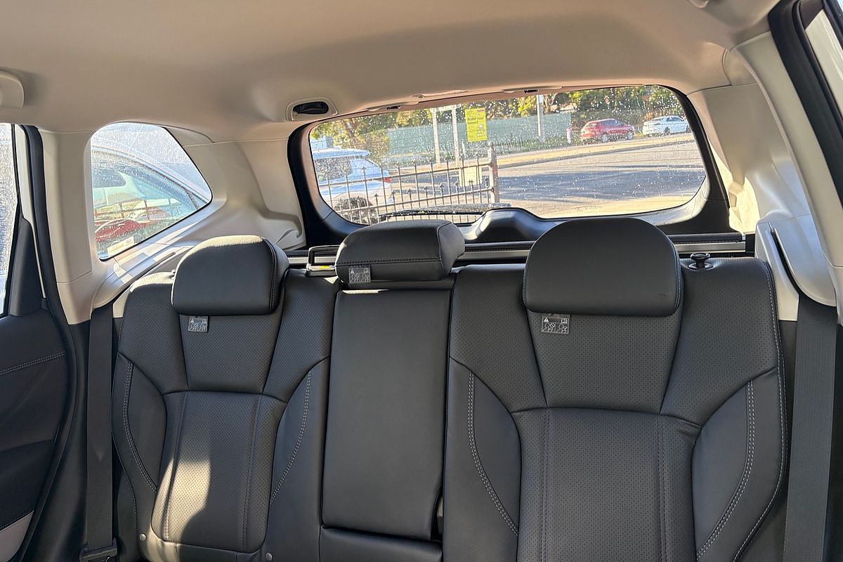2025 Subaru Forester 2.5i Luxury Special Edition S5