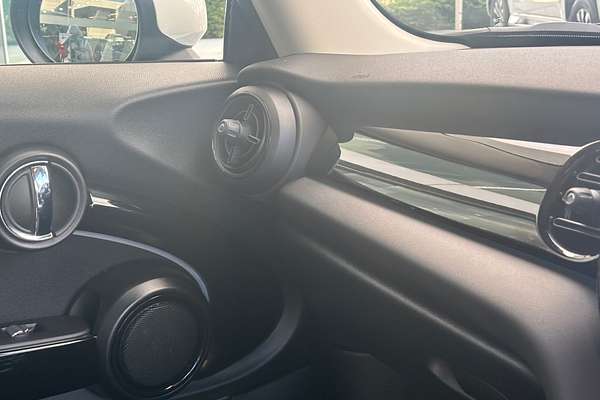 2022 MINI Hatch Cooper Classic F55 LCI-2