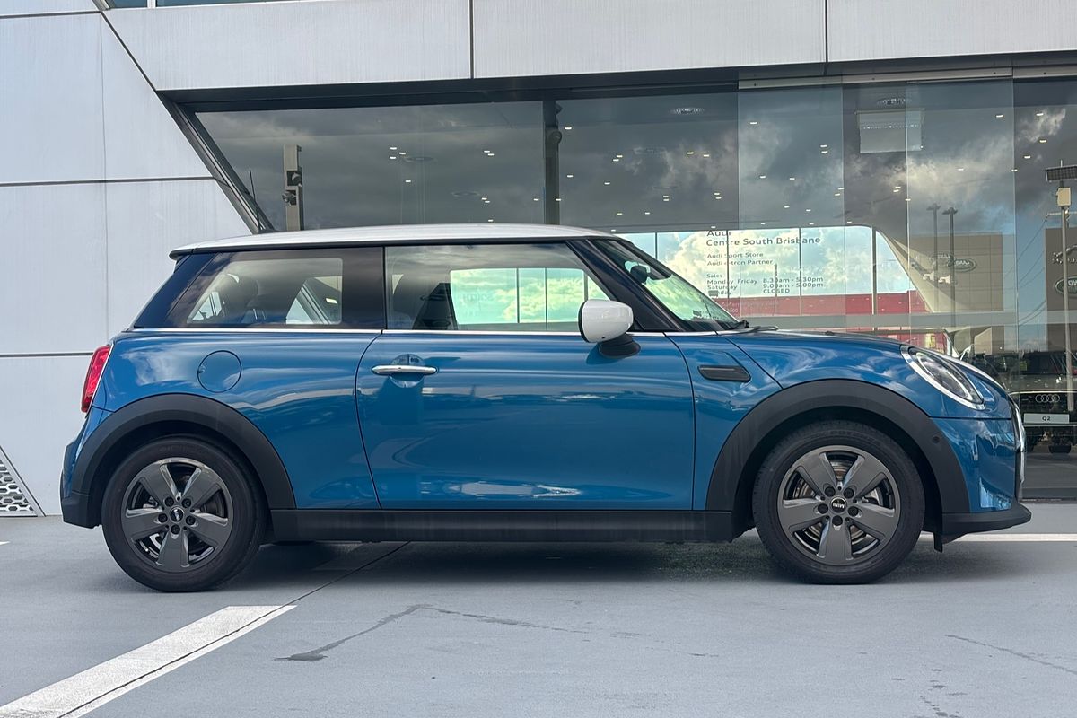 2022 MINI Hatch Cooper Classic F55 LCI-2