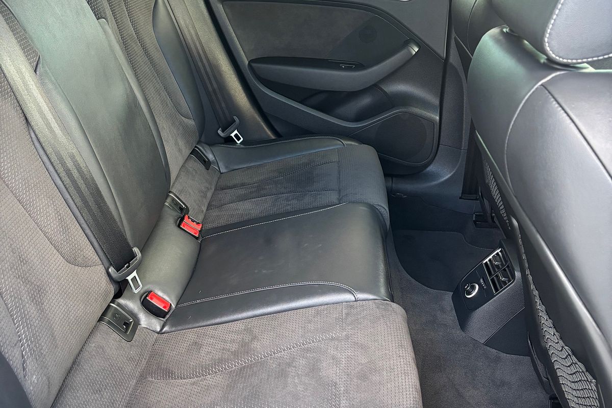 2019 Audi A3 40 TFSI S line plus 8V