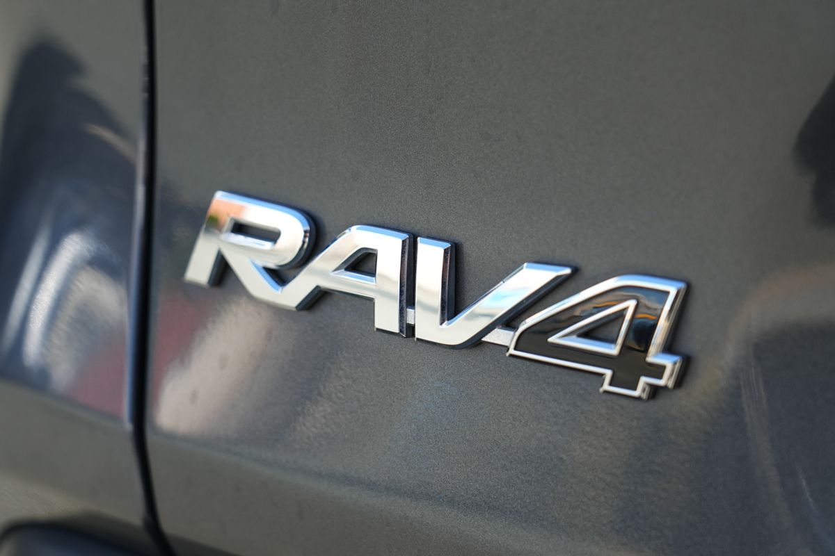 2022 Toyota RAV4 Cruiser AXAH54R