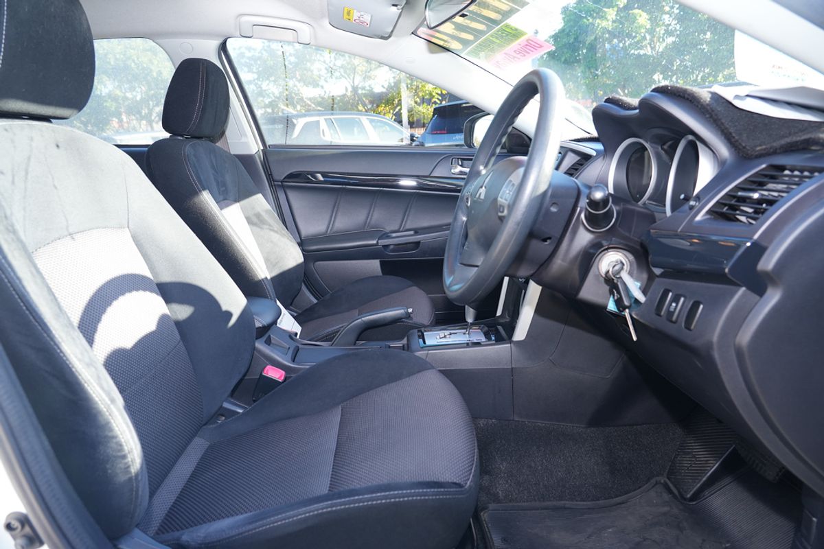 2017 Mitsubishi Lancer ES Sport CF