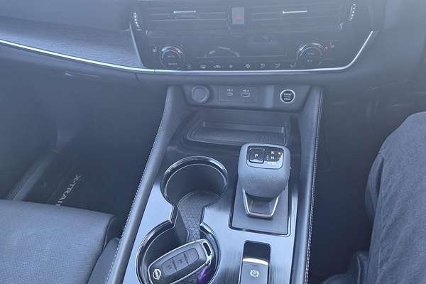 2022 Nissan X-TRAIL ST-L T33
