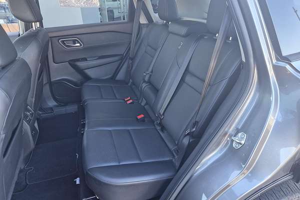 2022 Nissan X-TRAIL ST-L T33