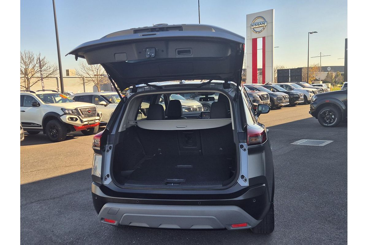 2022 Nissan X-TRAIL ST-L T33