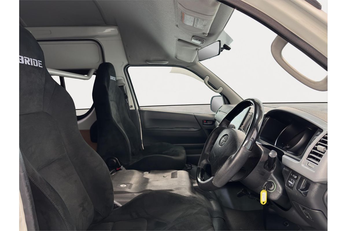 2011 Toyota Hiace DX Wide 4WD TRH226