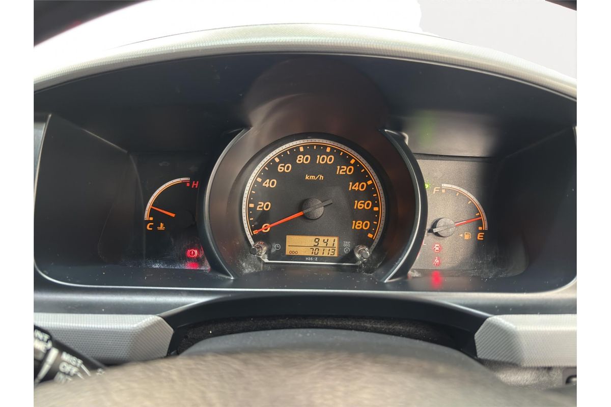 2011 Toyota Hiace DX Wide 4WD TRH226