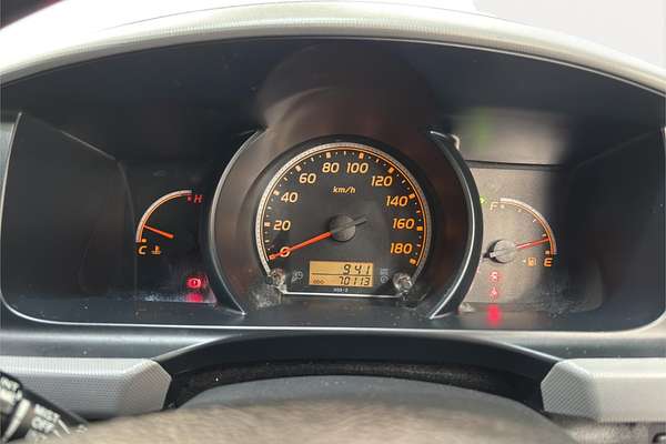 2011 Toyota Hiace DX Wide 4WD TRH226