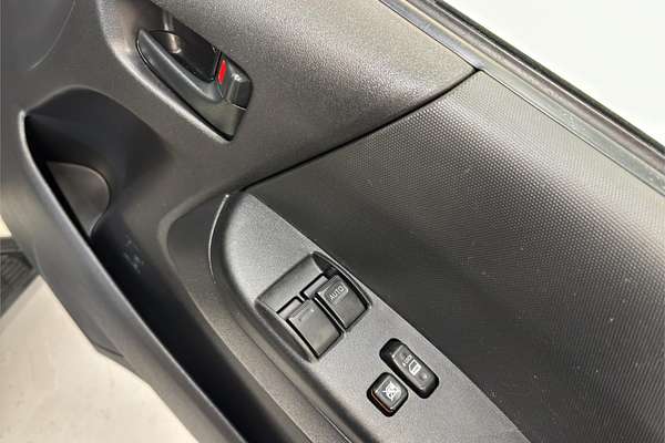 2011 Toyota Hiace DX Wide 4WD TRH226