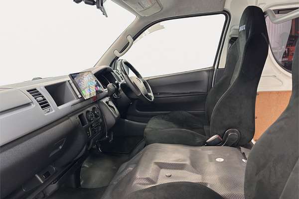 2011 Toyota Hiace DX Wide 4WD TRH226