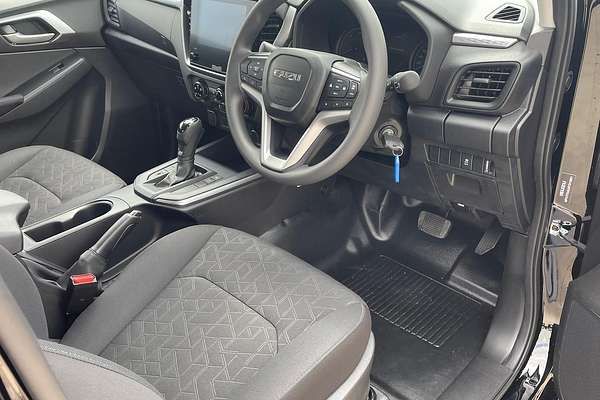 2025 Isuzu MU-X LS-M