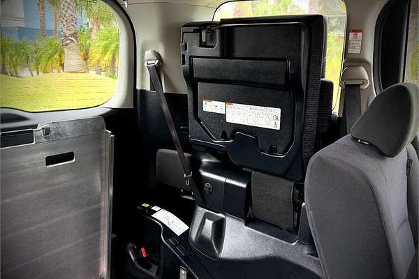 2015 Toyota Noah Welcab ZRR80