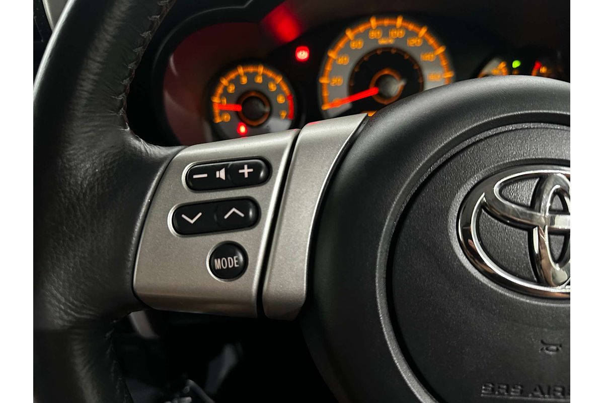 2014 Toyota FJ Cruiser  GSJ15R