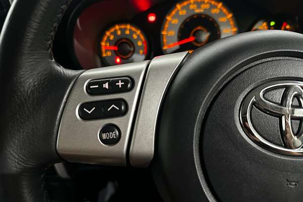 2014 Toyota FJ Cruiser  GSJ15R