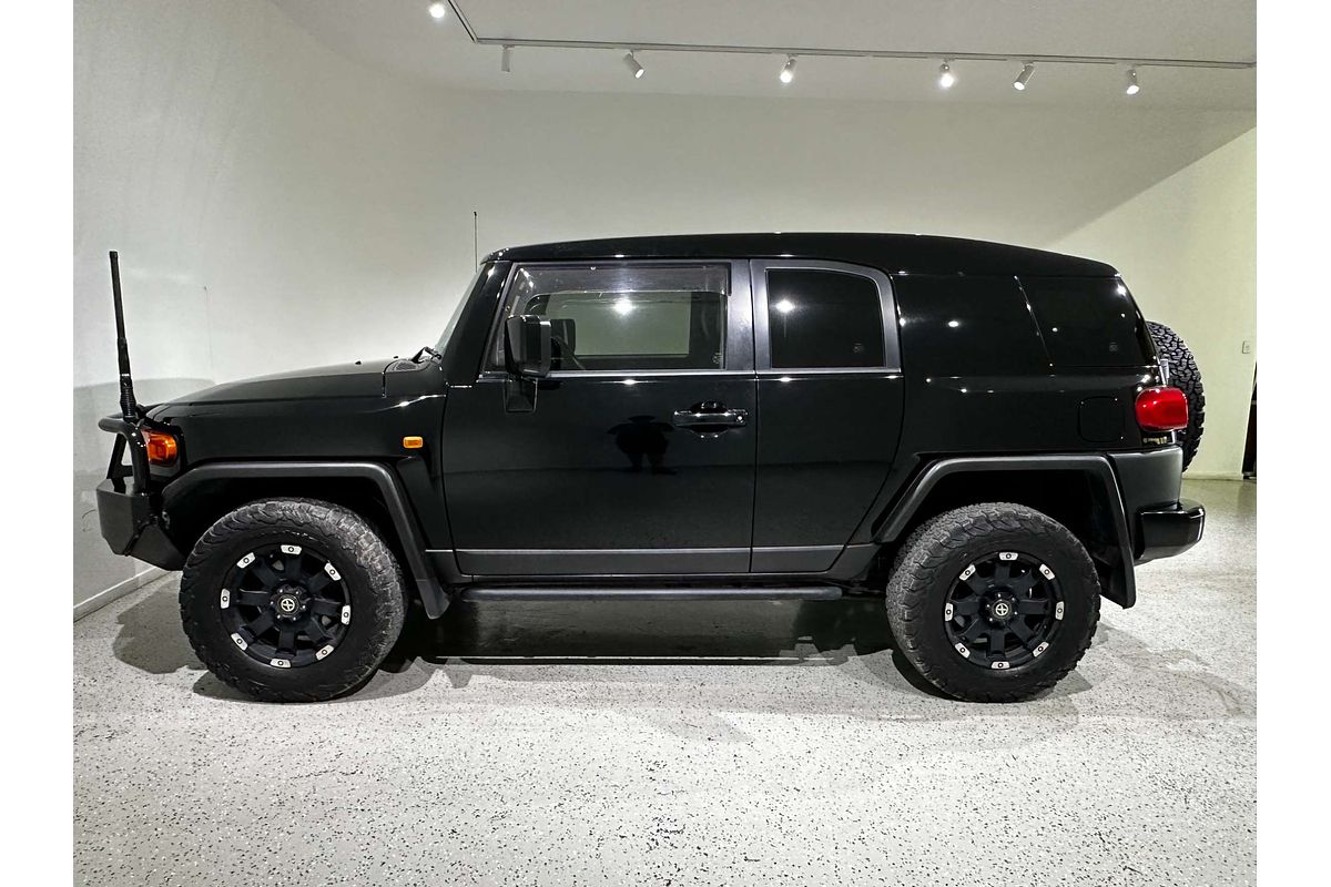 2014 Toyota FJ Cruiser  GSJ15R
