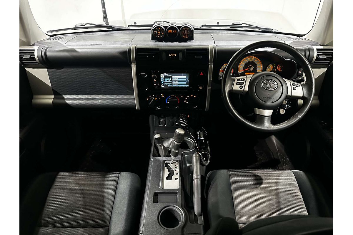 2014 Toyota FJ Cruiser  GSJ15R