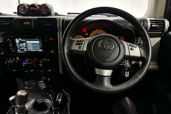2014 Toyota FJ Cruiser  GSJ15R