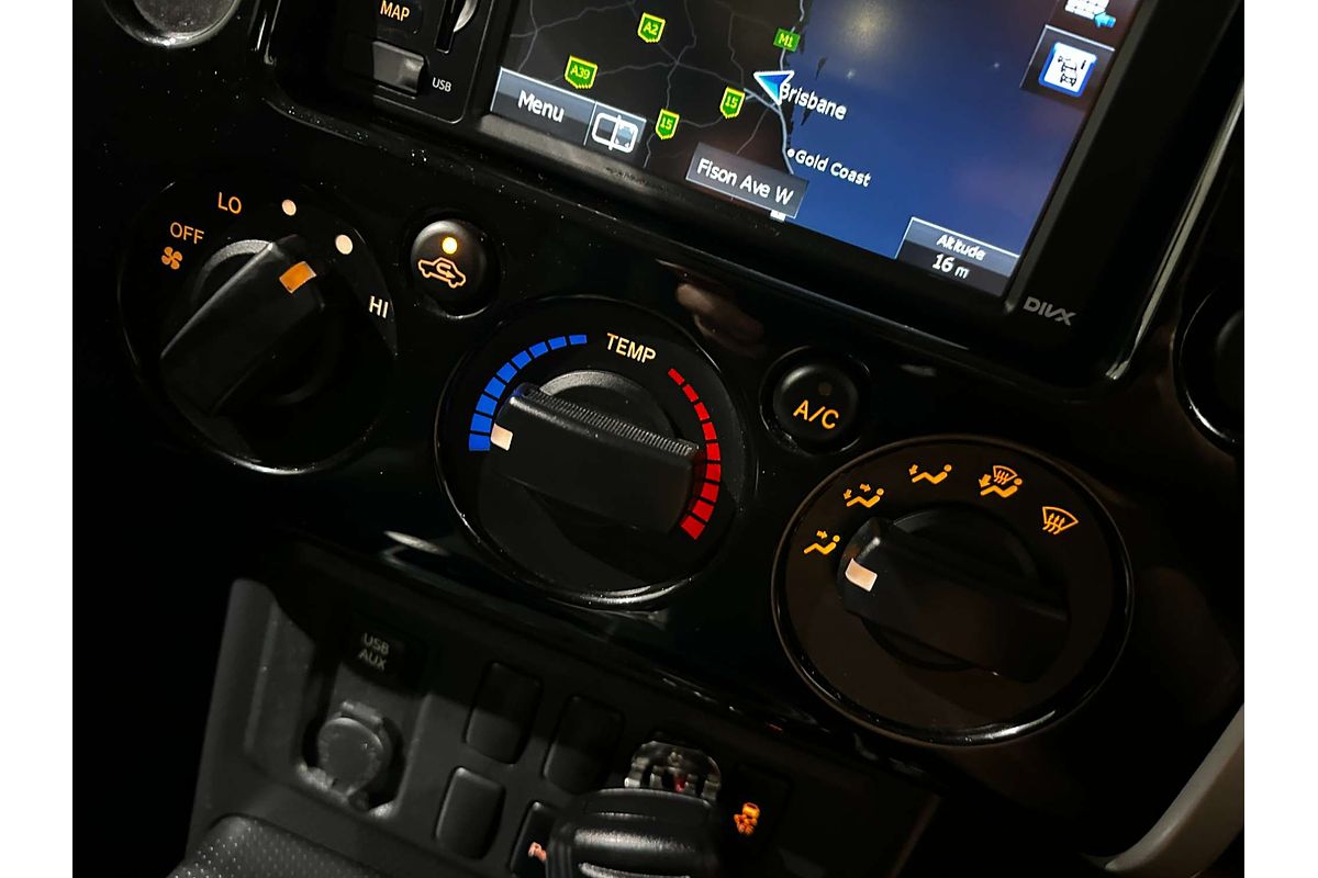 2014 Toyota FJ Cruiser  GSJ15R