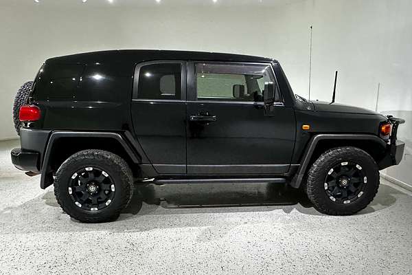 2014 Toyota FJ Cruiser  GSJ15R