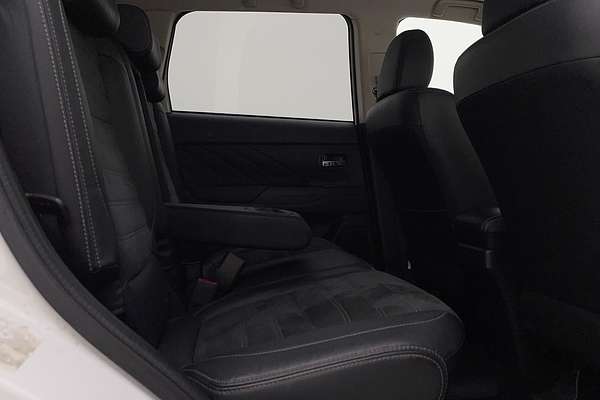 2017 Mitsubishi Outlander PHEV LS ZK